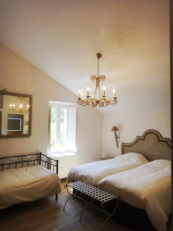 Bed and Breakfast Les Terres De Saint Hilaire Ollières Zimmer foto